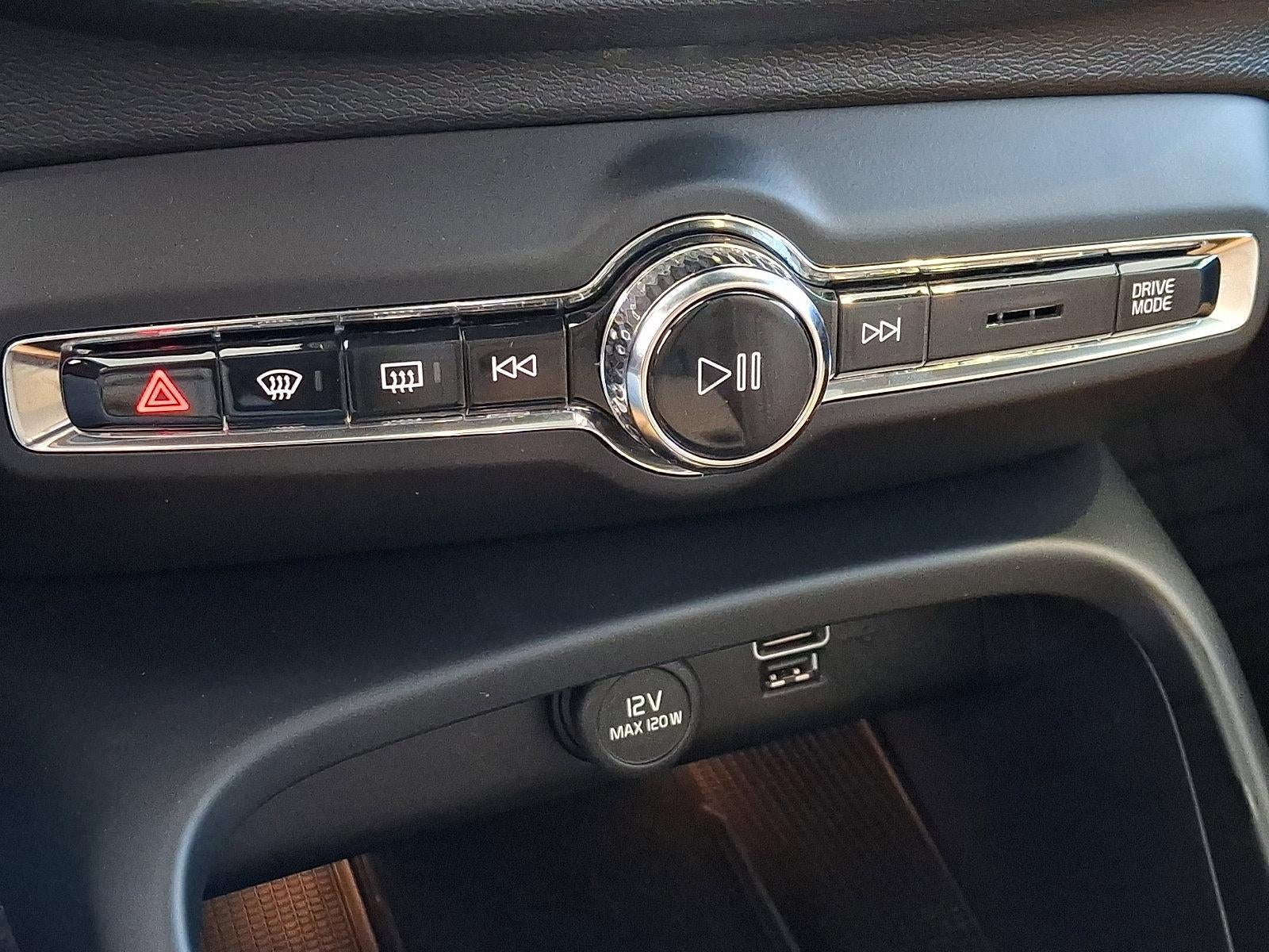 2021 Volvo XC40 T5 AWD Inscription