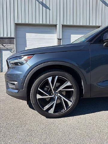 2022 Volvo XC40 T5 AWD R-Design