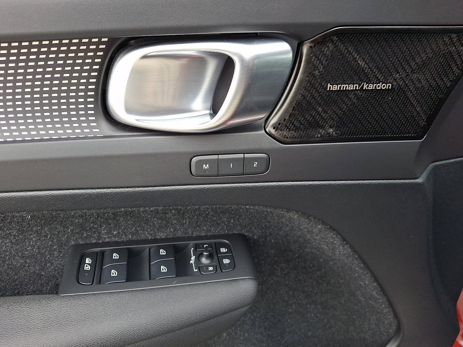 2021 Volvo XC40 T5 AWD R-Design