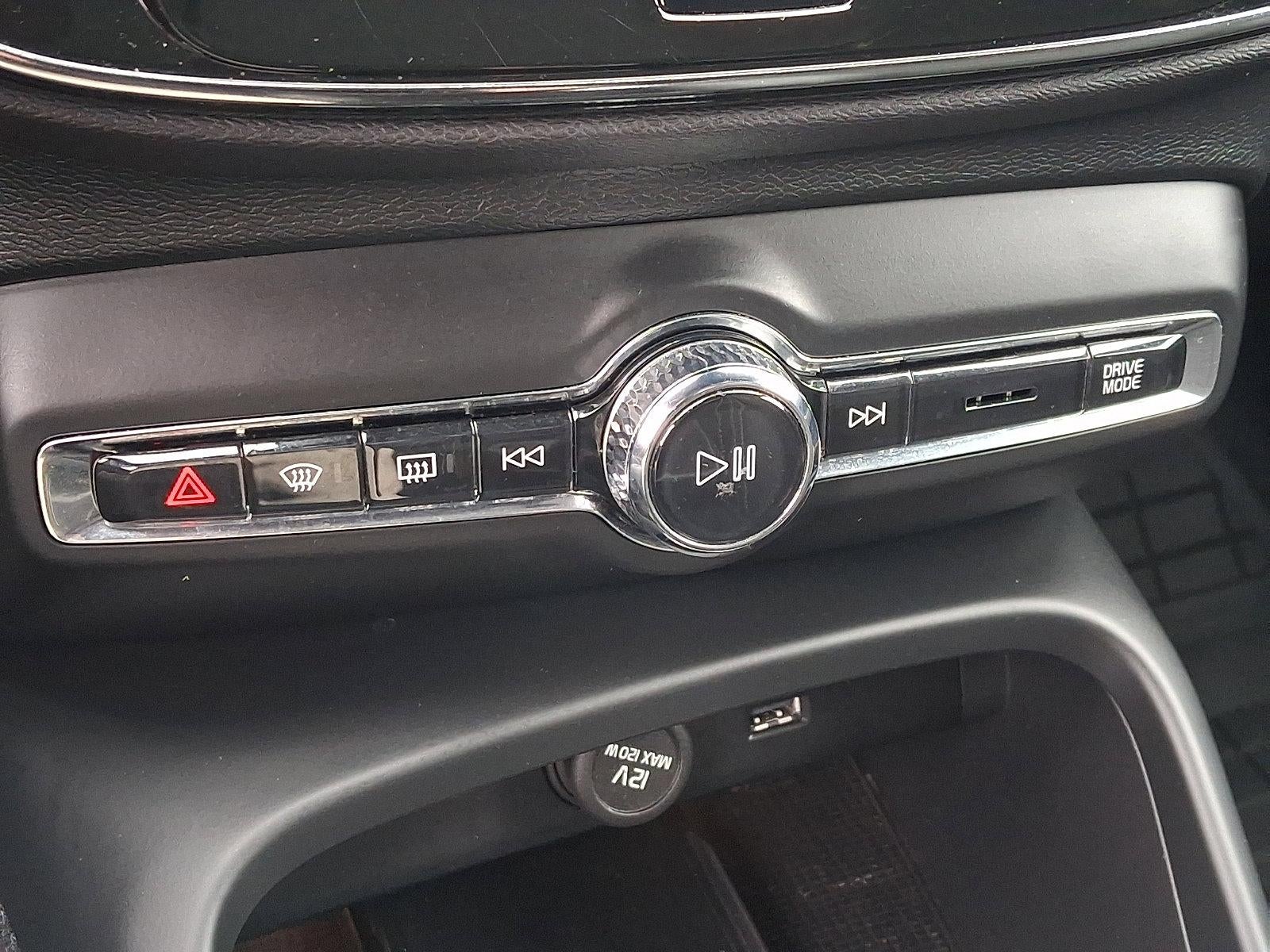 2021 Volvo XC40 T5 AWD R-Design