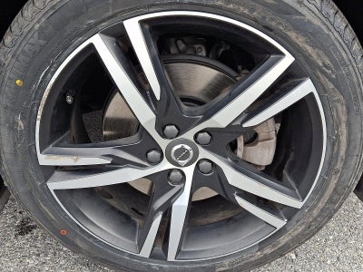 2021 Volvo XC40 T5 AWD R-Design