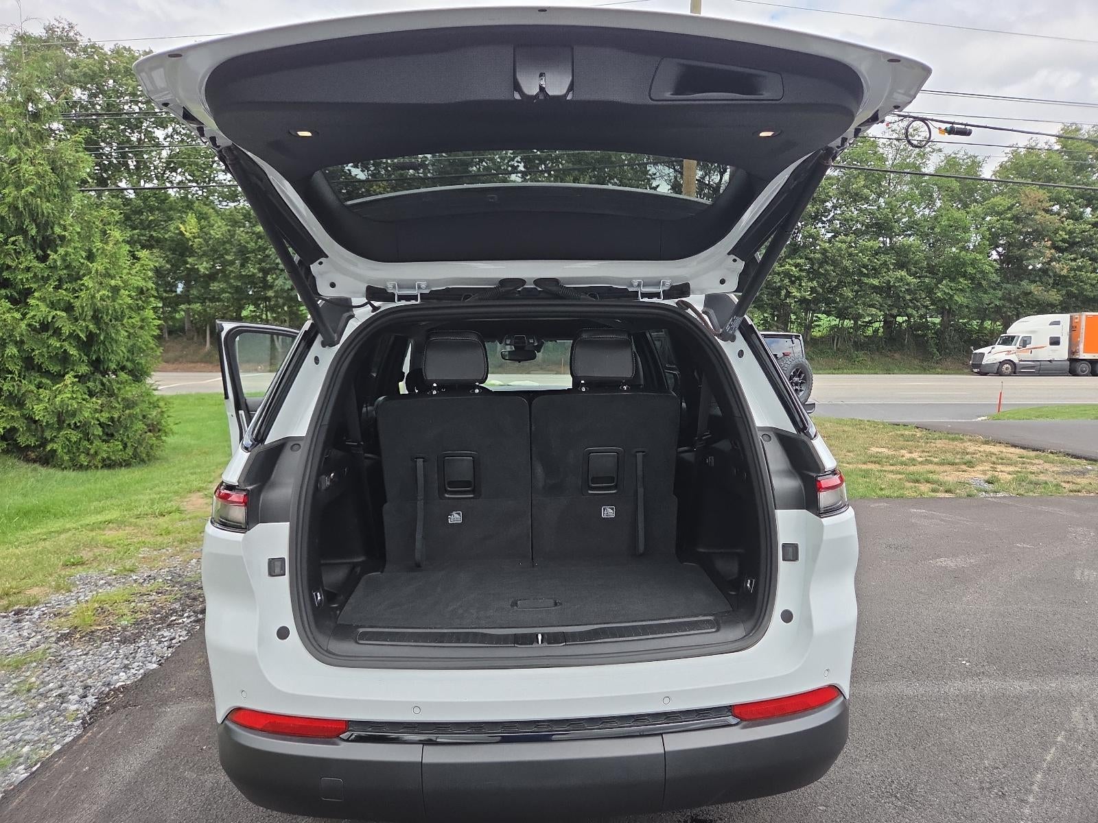 2023 Jeep Grand Cherokee L Altitude 4x4