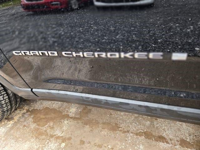 2022 Jeep Grand Cherokee L Laredo 4x4