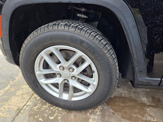 2022 Jeep Grand Cherokee L Laredo 4x4