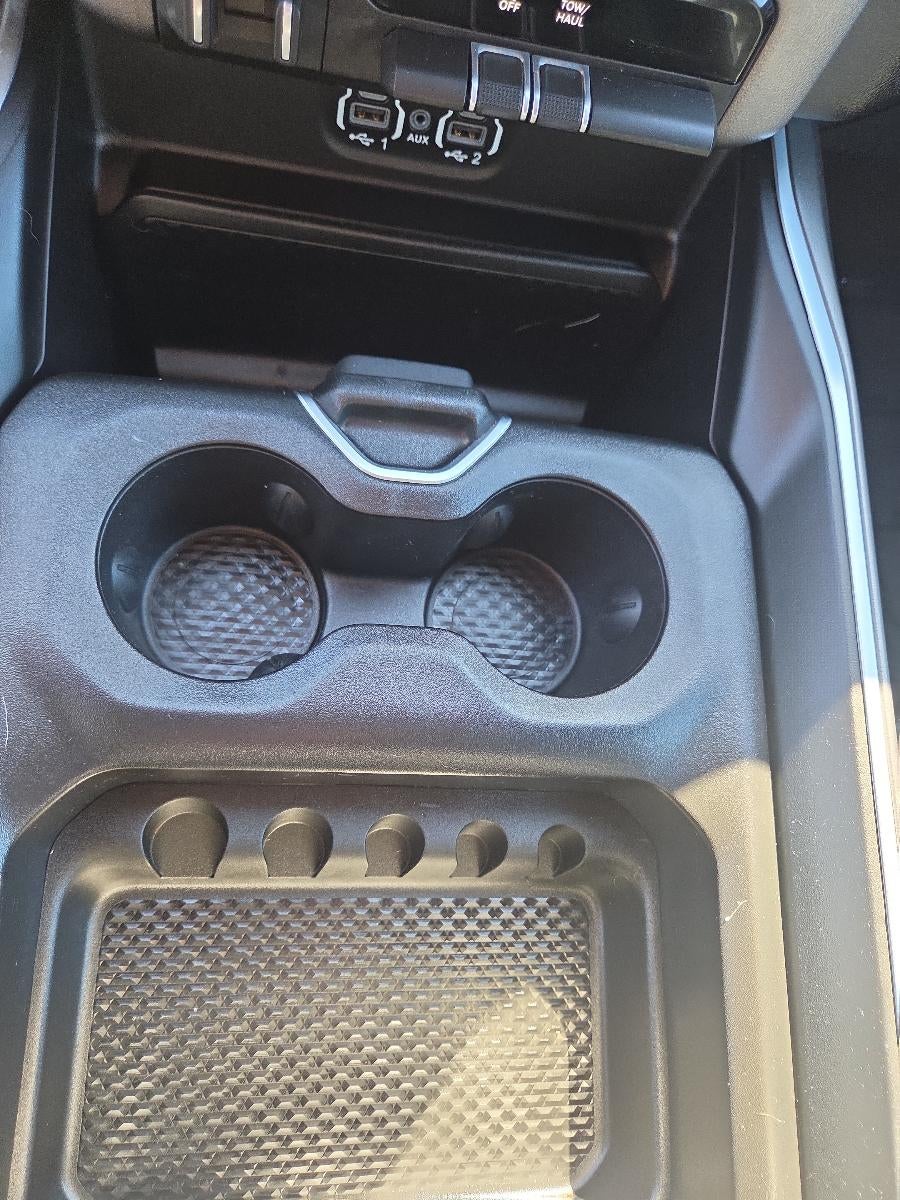 2022 RAM 1500 Big Horn 4x4 Crew Cab 5'7" Box
