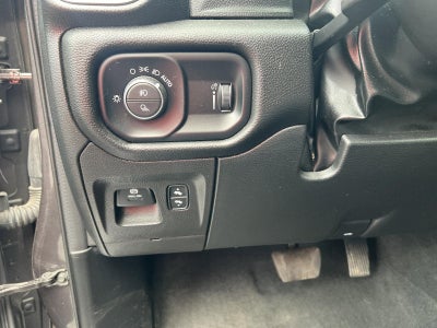 2022 RAM 1500 Big Horn 4x4 Crew Cab 5'7" Box