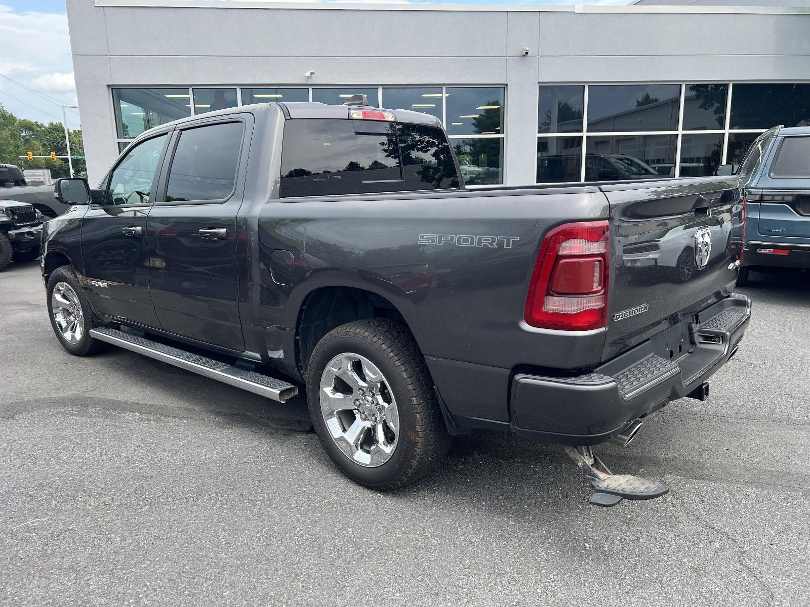 2022 RAM 1500 Big Horn 4x4 Crew Cab 5'7" Box