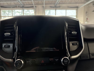 2022 RAM 1500 Big Horn 4x4 Crew Cab 5'7" Box