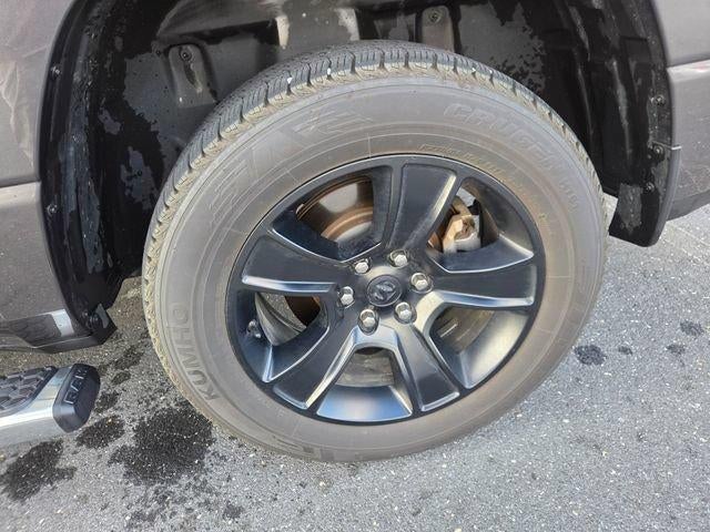 2022 RAM 1500 Big Horn 4x4 Crew Cab 5'7" Box