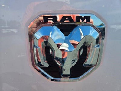 2019 RAM 1500 Laramie 4x4 Crew Cab 5'7" Box