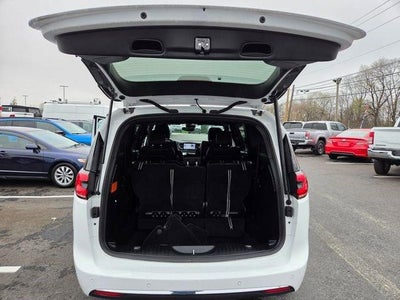 2025 Chrysler Pacifica Select FWD