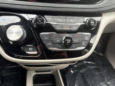 2022 Chrysler Pacifica Touring L FWD