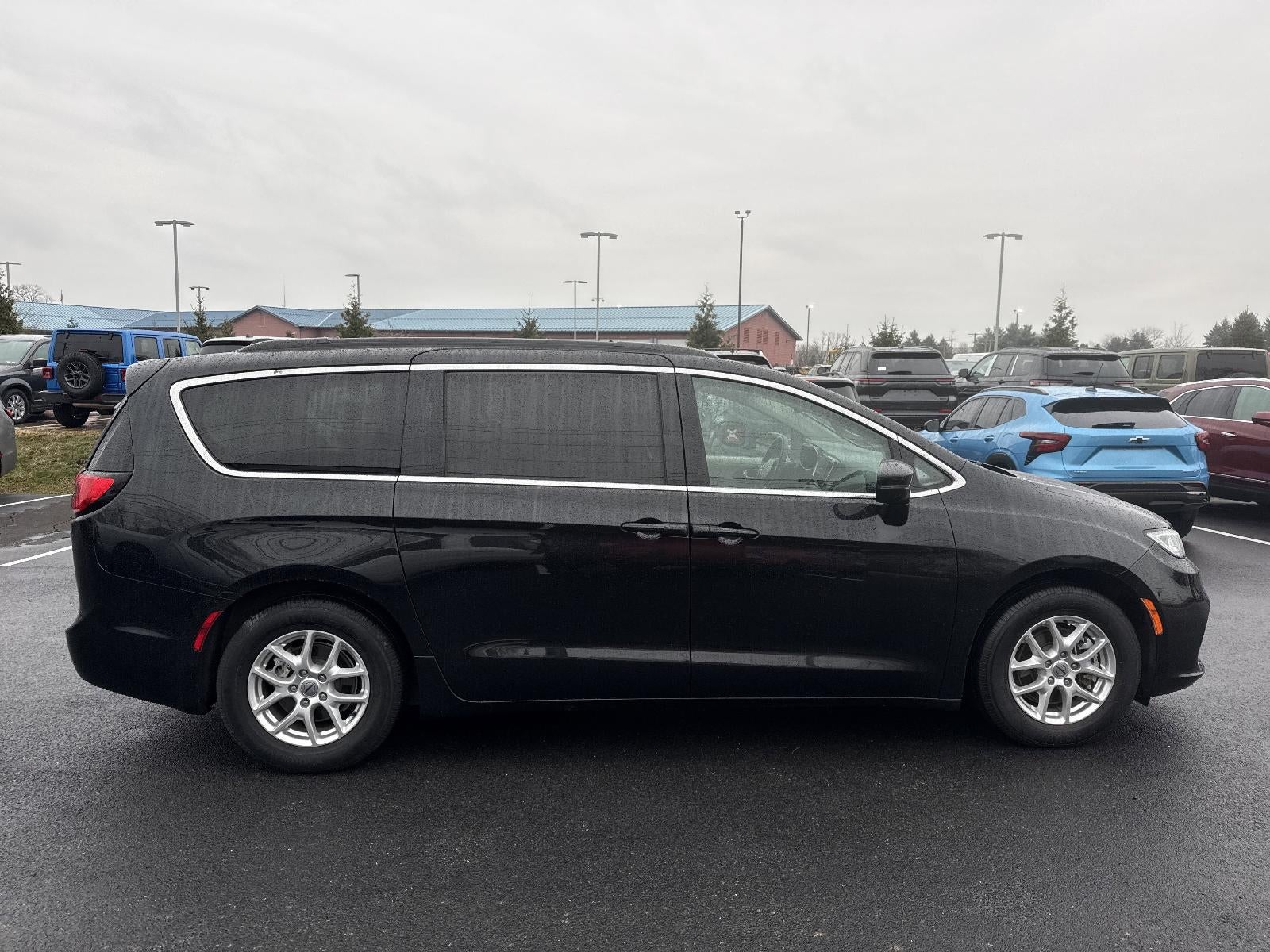2022 Chrysler Pacifica Touring L FWD
