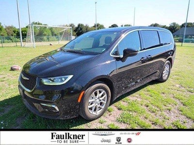 2025 Chrysler Pacifica Select FWD