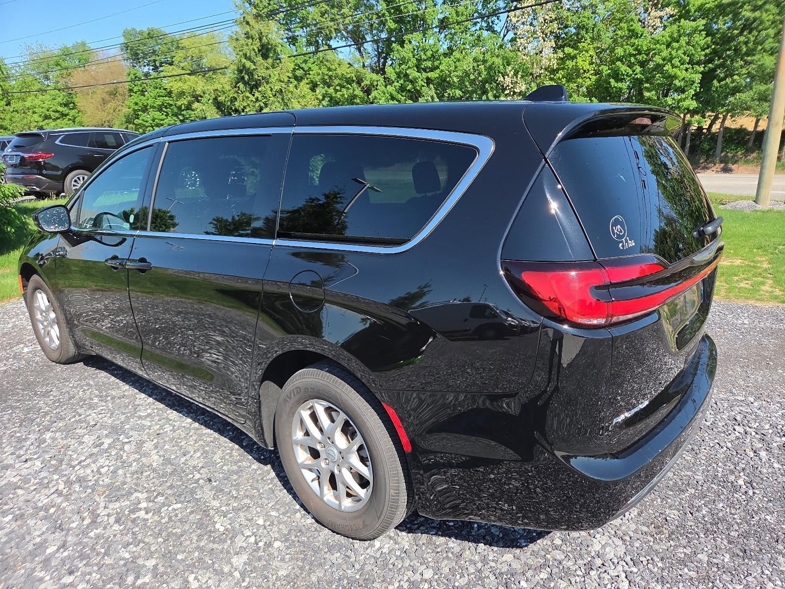 2025 Chrysler Pacifica Select FWD