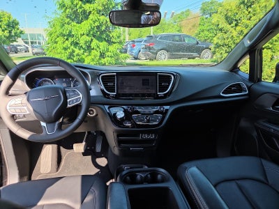 2025 Chrysler Pacifica Select FWD