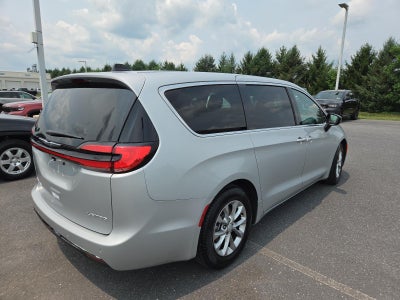 2026 Chrysler Pacifica Limited FWD