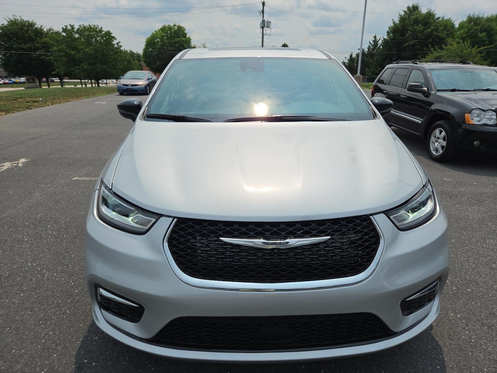 2026 Chrysler Pacifica Limited FWD