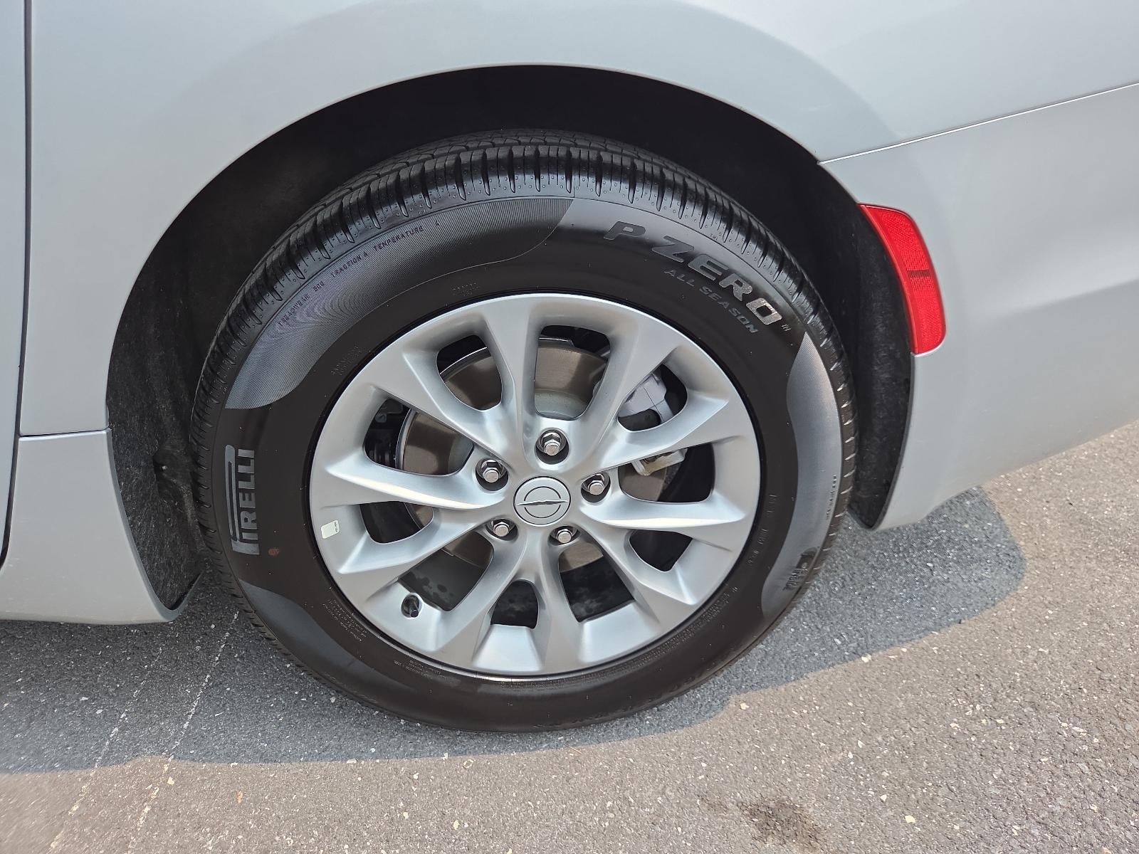 2026 Chrysler Pacifica Limited FWD
