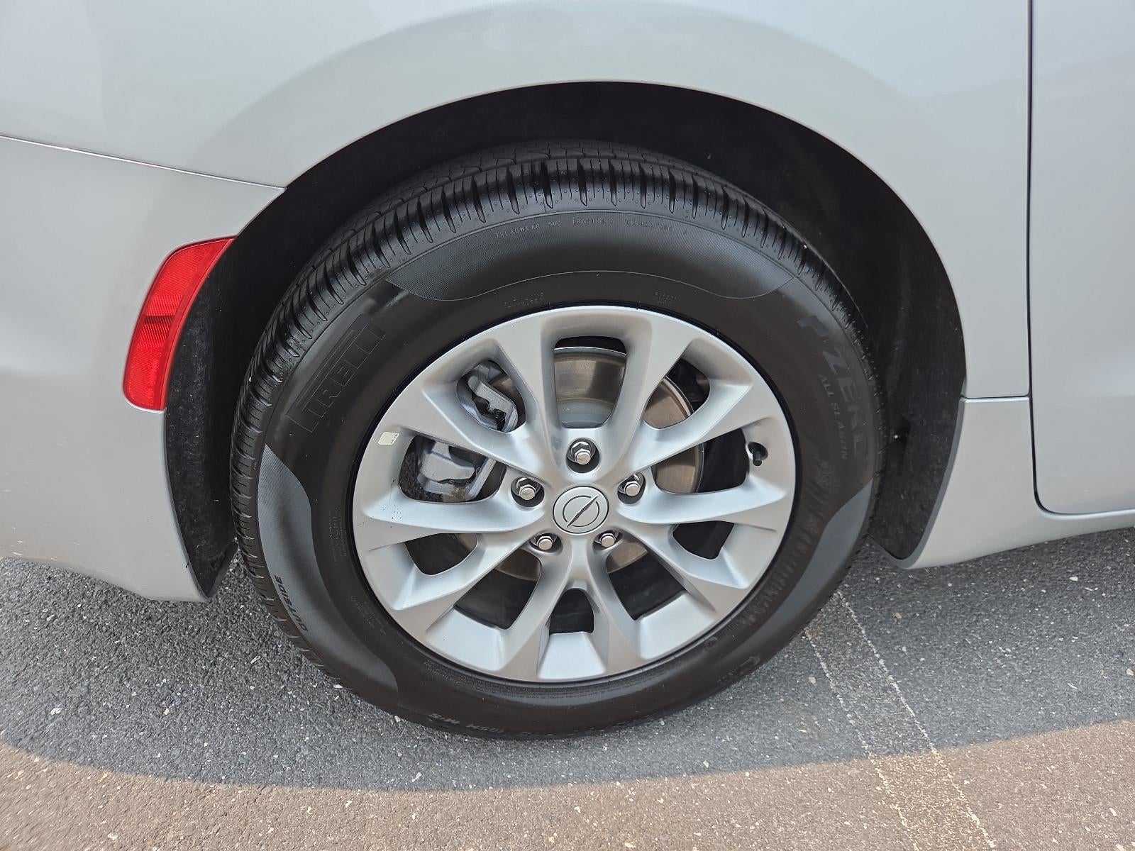 2026 Chrysler Pacifica Limited FWD