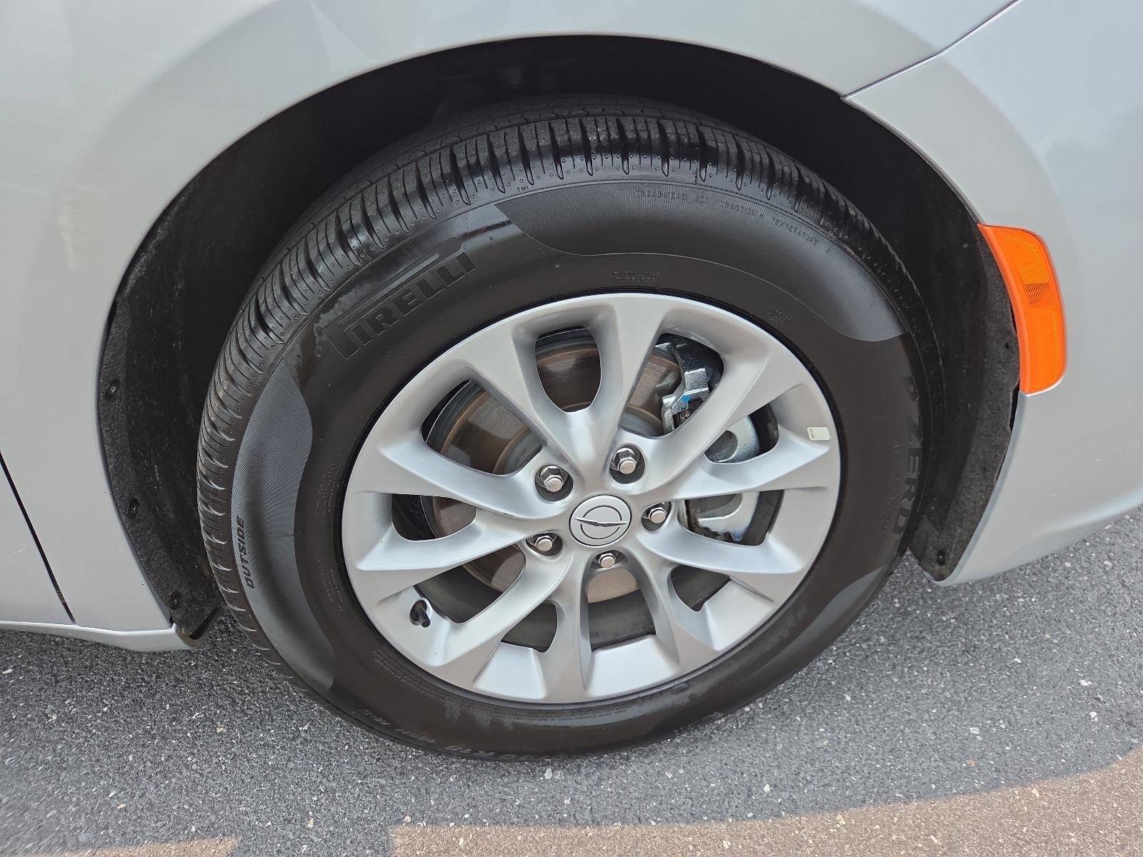 2026 Chrysler Pacifica Limited FWD