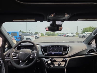 2026 Chrysler Pacifica Limited FWD
