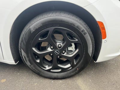 2025 Chrysler Pacifica Hybrid Premium S Appearance Pkg FWD