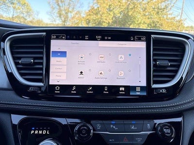 2026 Chrysler Pacifica Select AWD