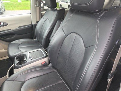 2022 Chrysler Pacifica Touring L AWD