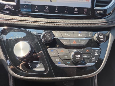 2026 Chrysler Pacifica Pinnacle AWD