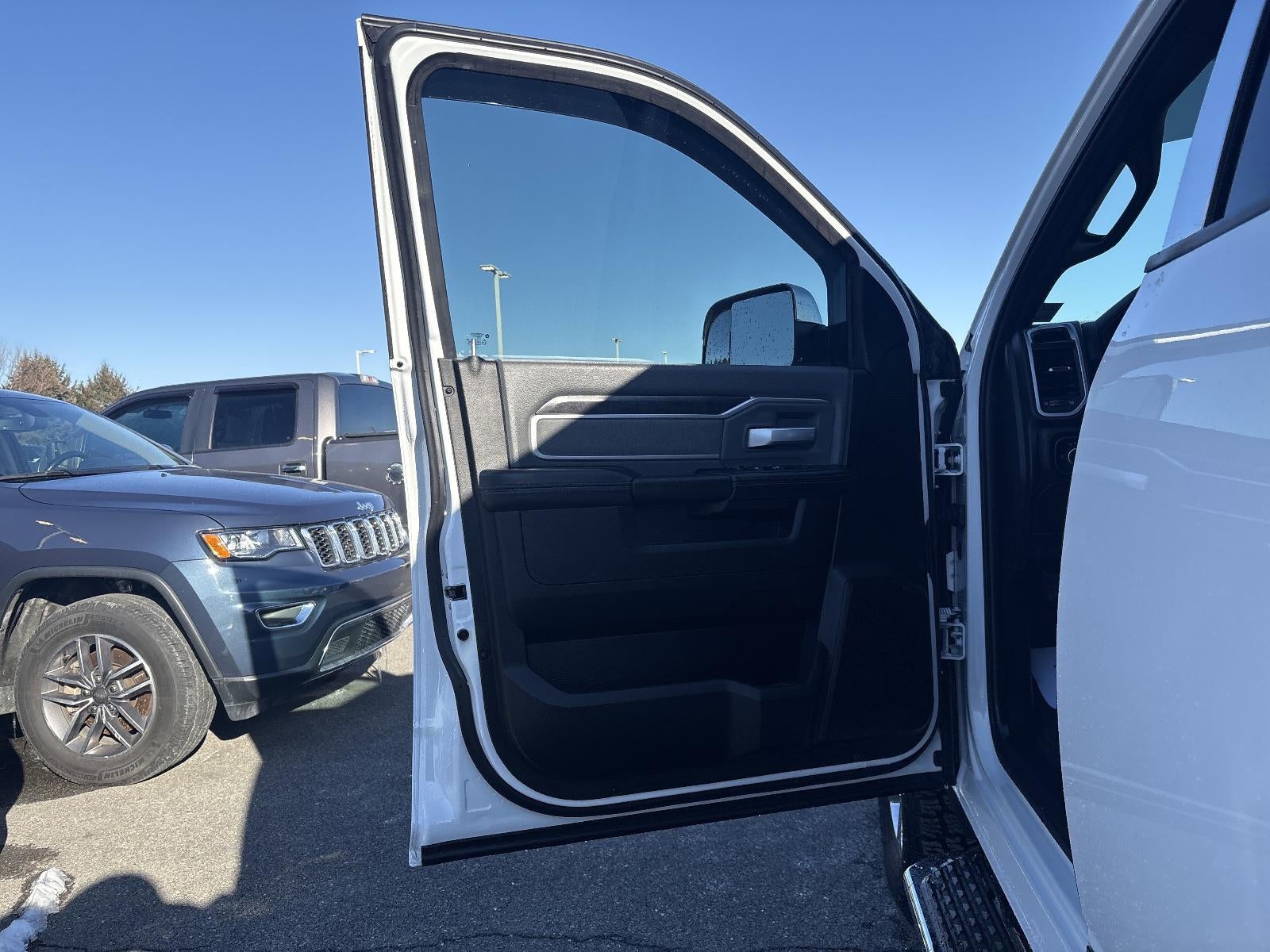 2022 RAM 2500 Big Horn 4x4 Crew Cab 6'4" Box