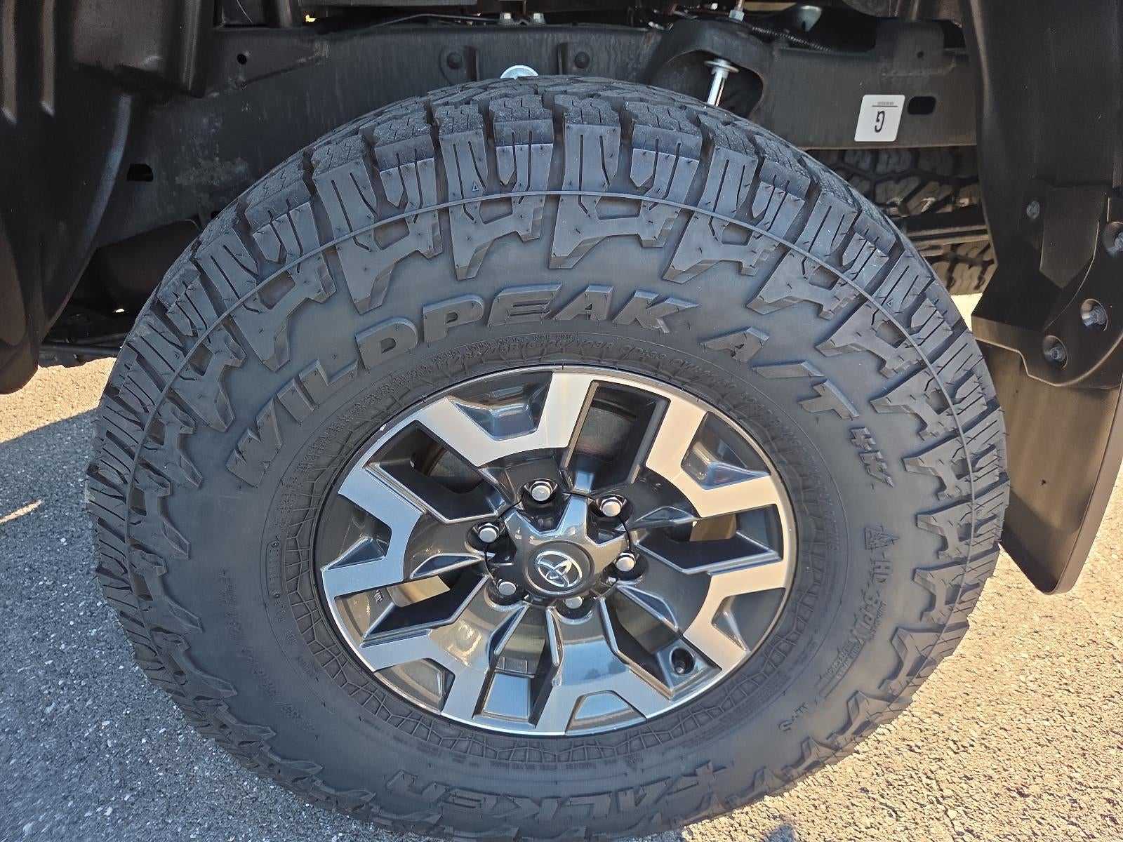 2021 Toyota Tacoma 4WD 4WD TRD Off Road Double Cab 5' Bed V6 AT (Natl)