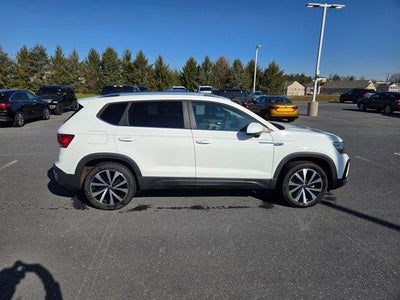 2022 Volkswagen Taos SE 4MOTION