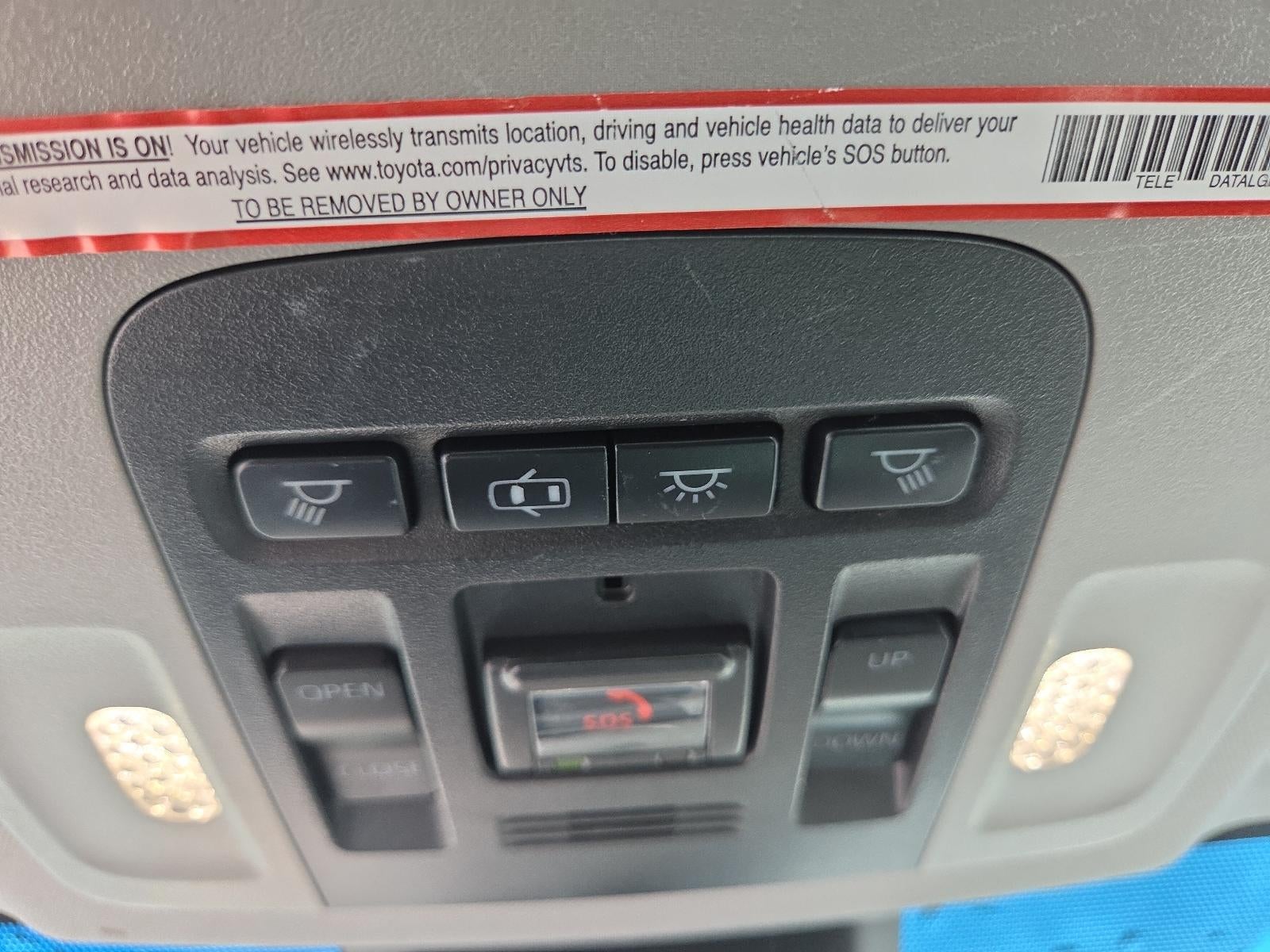 2020 Toyota Camry SE Auto (SE)