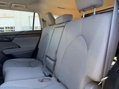 2021 Toyota Highlander LE AWD (SE)
