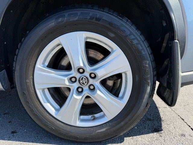 2021 Toyota Highlander LE AWD (SE)