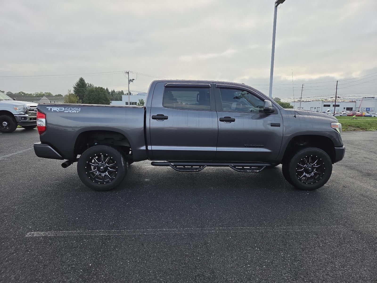 2018 Toyota Tundra 4WD 4WD SR5 CrewMax 5.5' Bed 5.7L (SE)