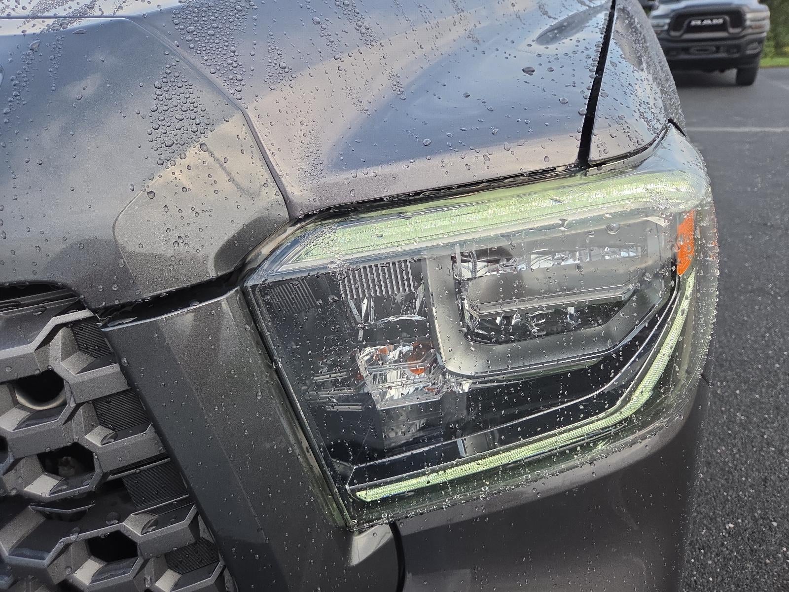2018 Toyota Tundra 4WD 4WD SR5 CrewMax 5.5' Bed 5.7L (SE)
