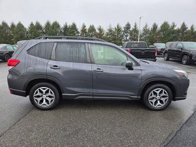 2023 Subaru Forester Premium CVT