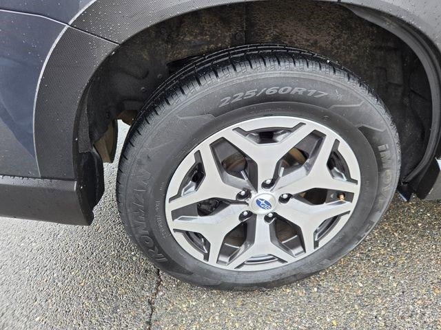 2023 Subaru Forester Premium CVT