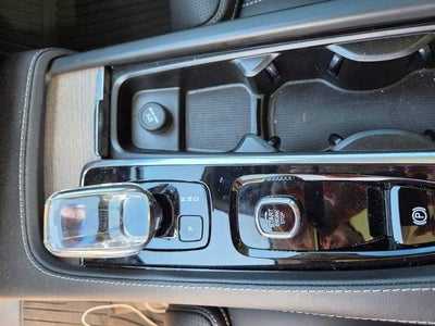 2023 Volvo XC90 B6 AWD Ultimate 7P
