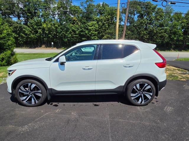 2024 Volvo XC40 B5 AWD Plus Bright Theme