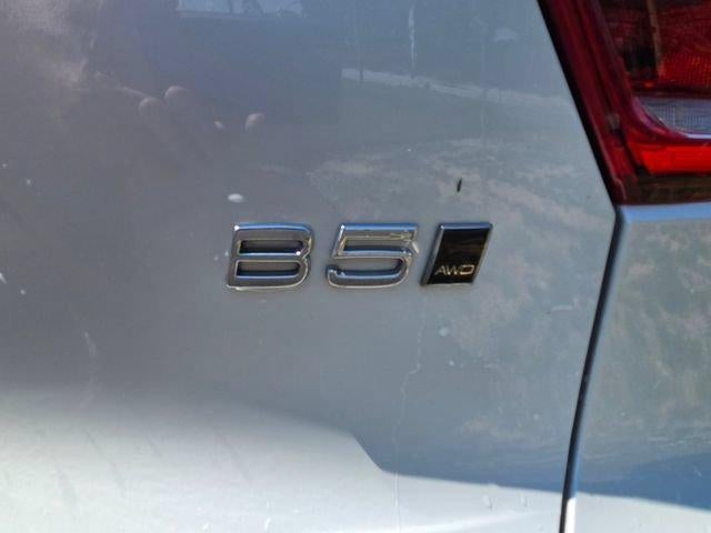 2024 Volvo XC40 B5 AWD Plus Bright Theme