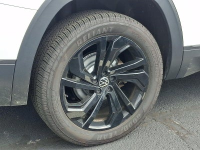 2023 Volkswagen Atlas 2.0T SE w/Technology 4MOTION