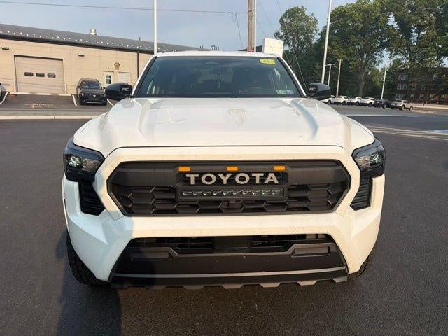 2024 Toyota Tacoma 2WD 2WD SR Double Cab 5' Bed AT (GS)
