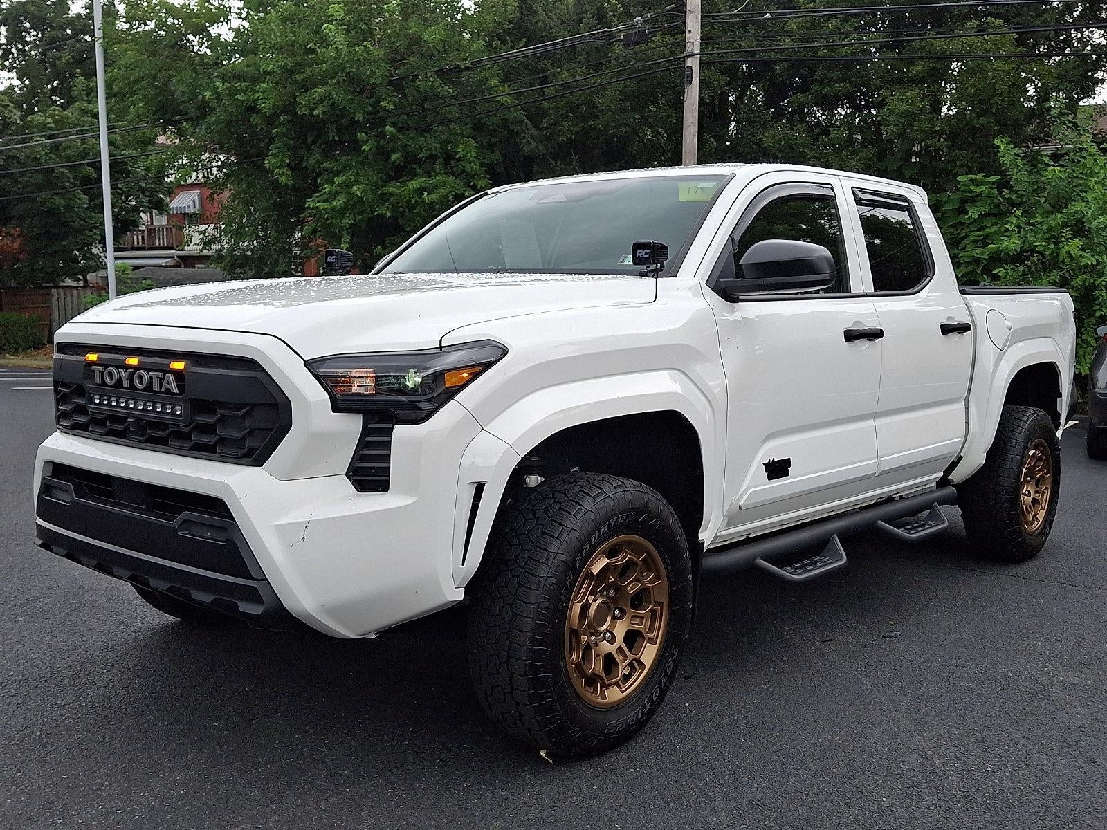 2024 Toyota Tacoma 2WD 2WD SR Double Cab 5' Bed AT (GS)