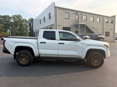 2024 Toyota Tacoma 2WD 2WD SR Double Cab 5' Bed AT (GS)