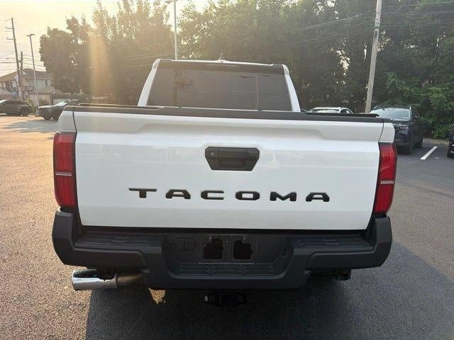 2024 Toyota Tacoma 2WD 2WD SR Double Cab 5' Bed AT (GS)