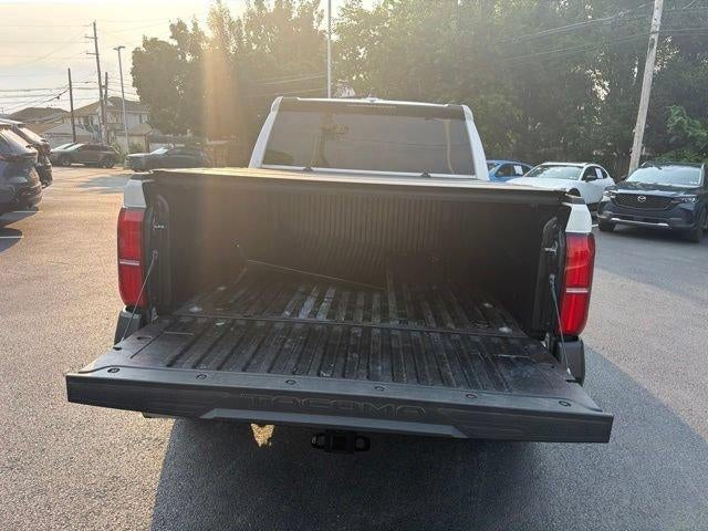 2024 Toyota Tacoma 2WD 2WD SR Double Cab 5' Bed AT (GS)