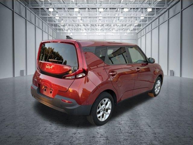 2022 Kia Soul LX IVT